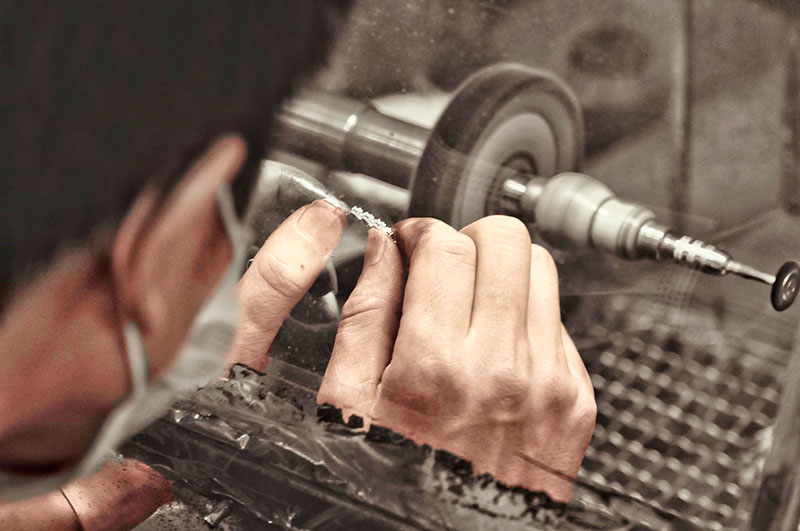 それは『人生』という材料で作る、たった一つの宝石のイメージ２