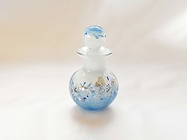 ガラス骨壷・パルファンの写真